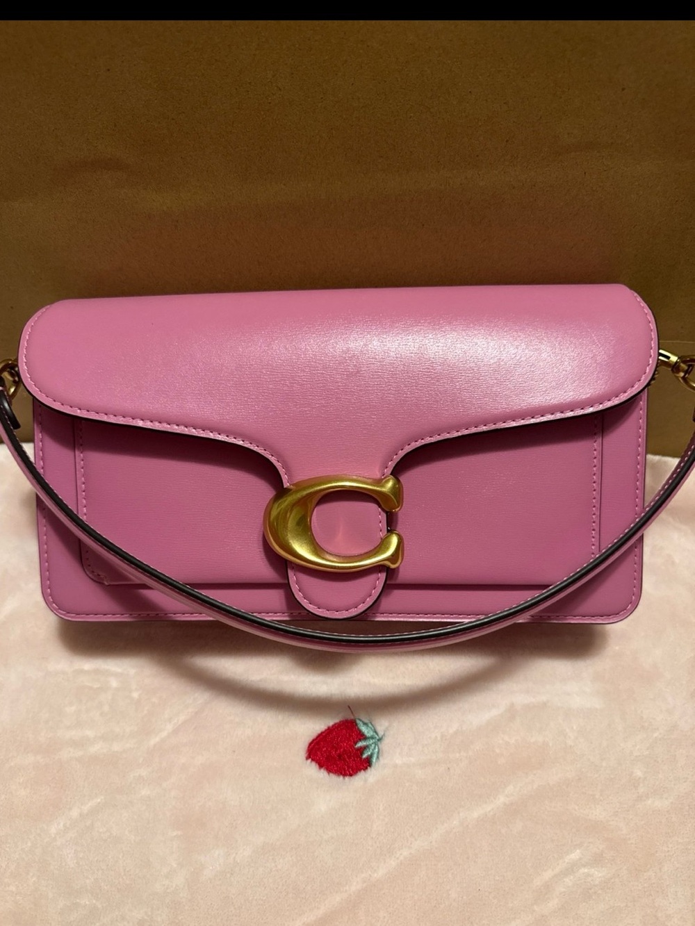 COACH
Fuchsia Tabby Shoulder Bag 20 - Picture 8 of 16